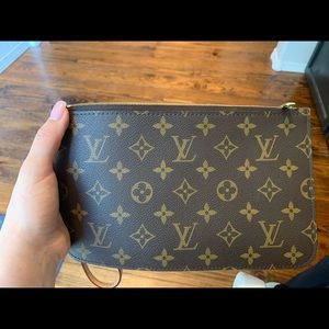 100% Authetic Louis Vuitton Neverfull pouch